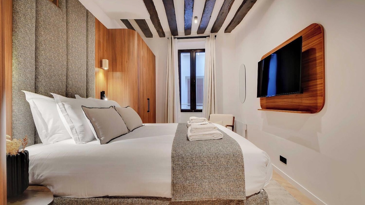 Photo of Bedroom in Sorbonne