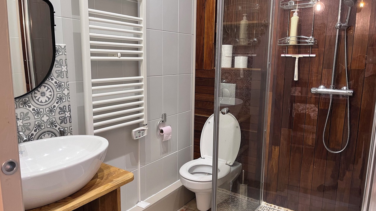 Photo of Bathroom in Chaville