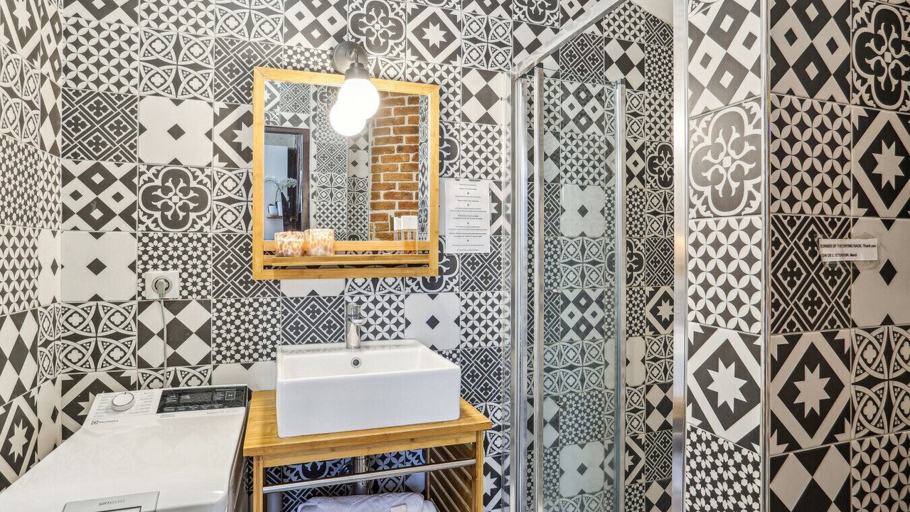 Photo of Bathroom in Quartier du Faubourg-Montmartre