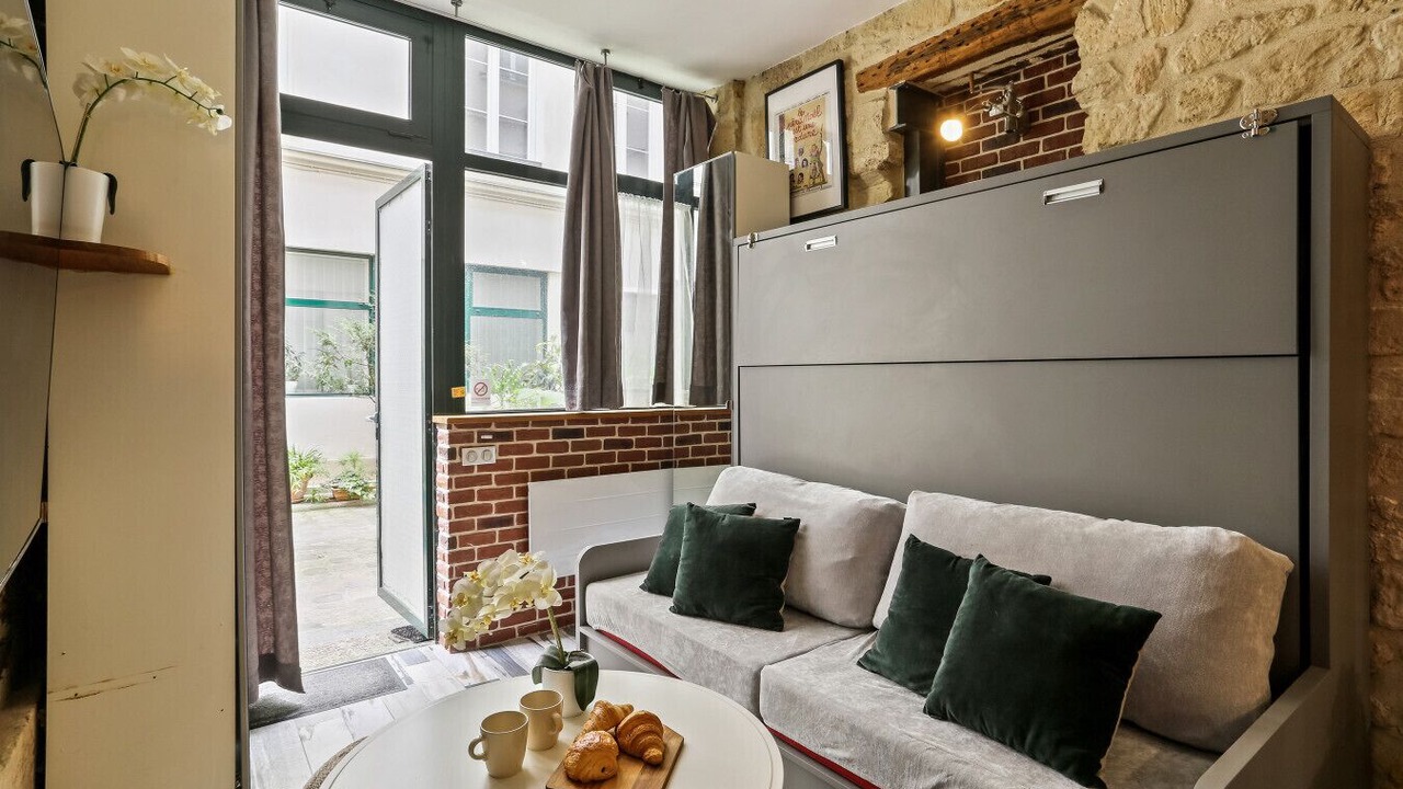 Photo of Livingroom in Quartier du Faubourg-Montmartre