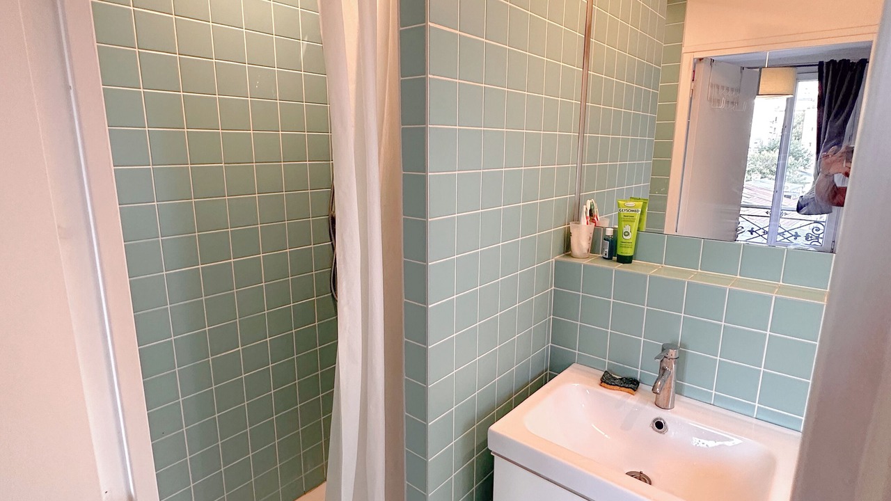 Photo of Bathroom in Combat