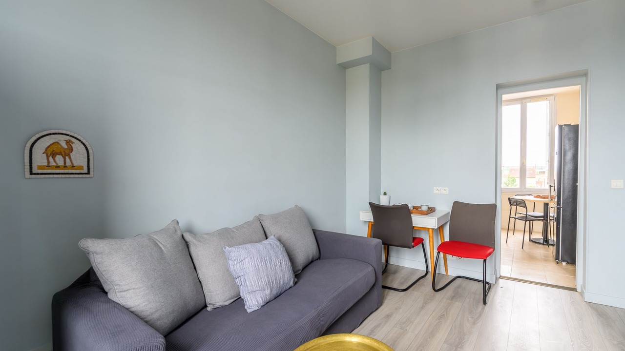 Photo of Livingroom in Stains