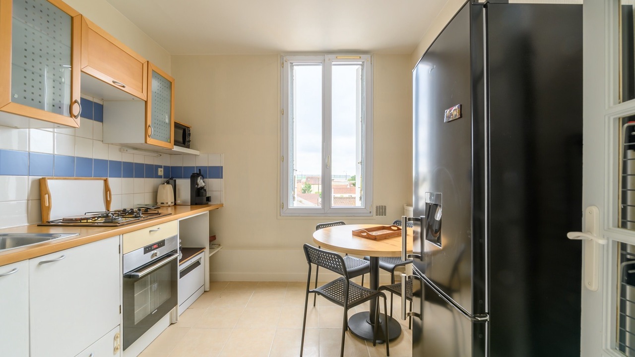 Photo of Kitchen in Stains