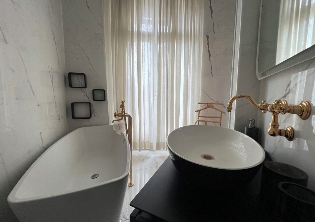 Photo of Bathroom in Plaisance