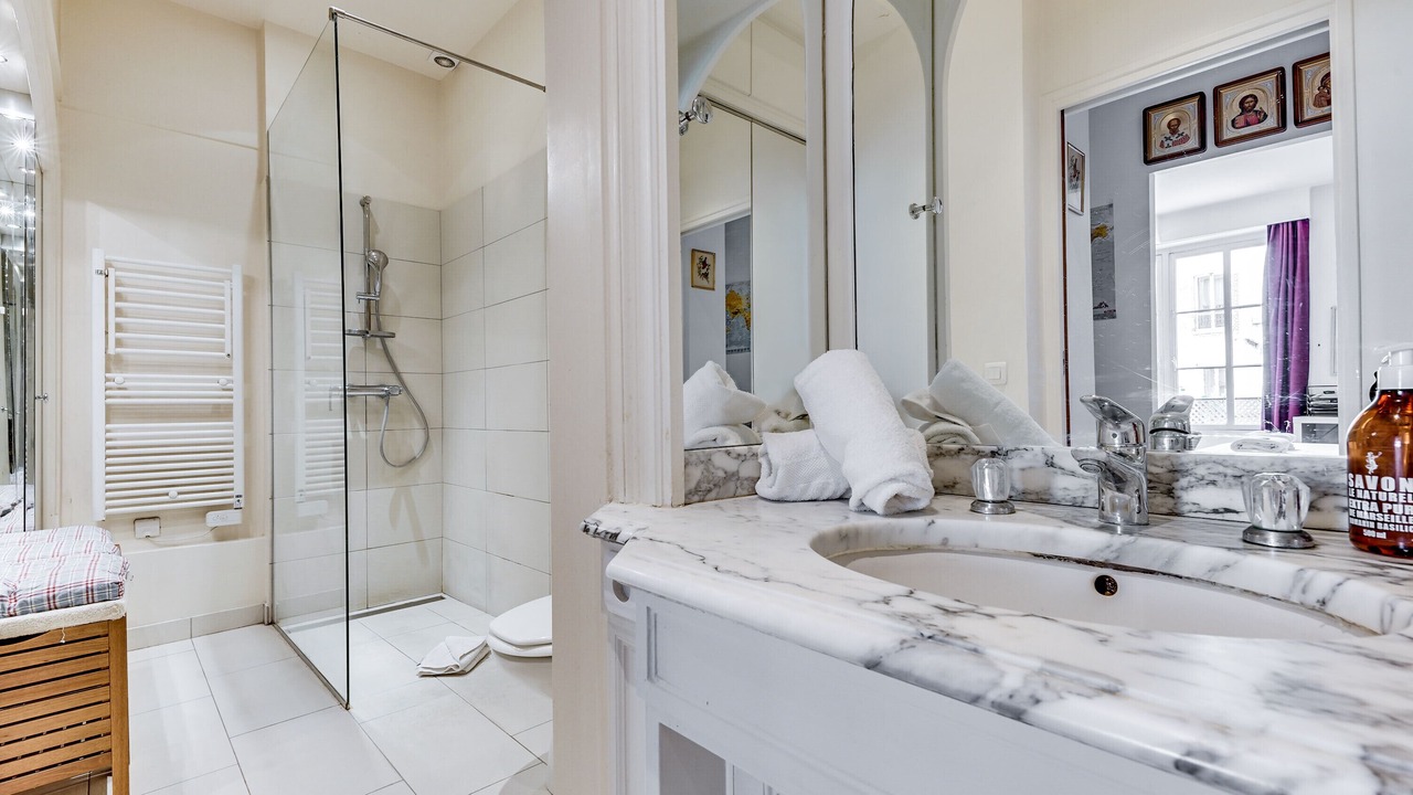 Photo of Bathroom in Passy