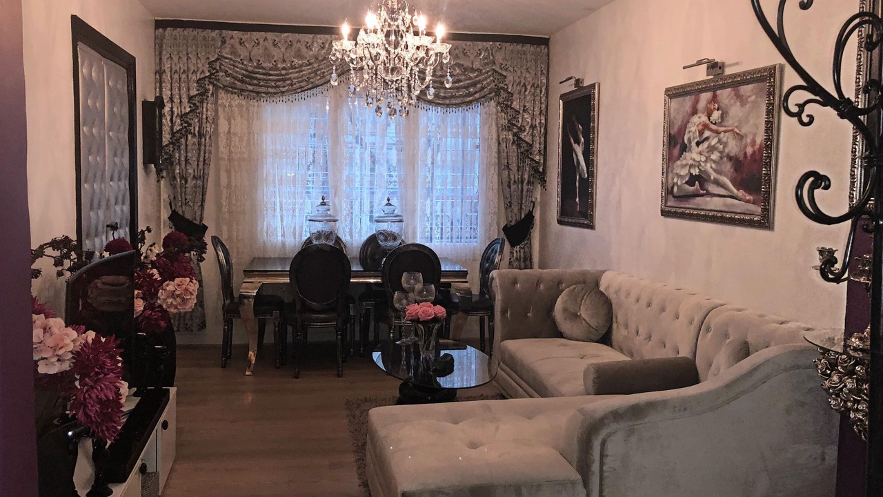 Photo of Livingroom in Republique–Point-du-Jour