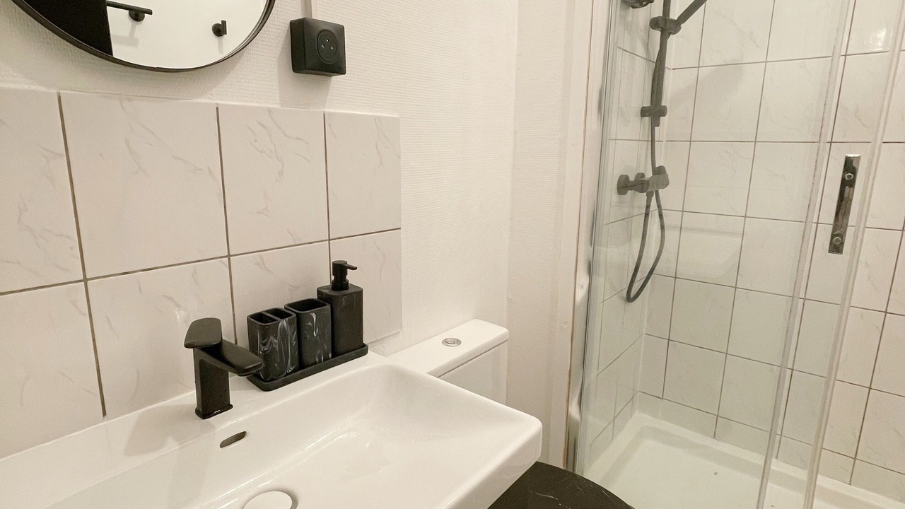 Photo of Bathroom in 12th Arrondissement