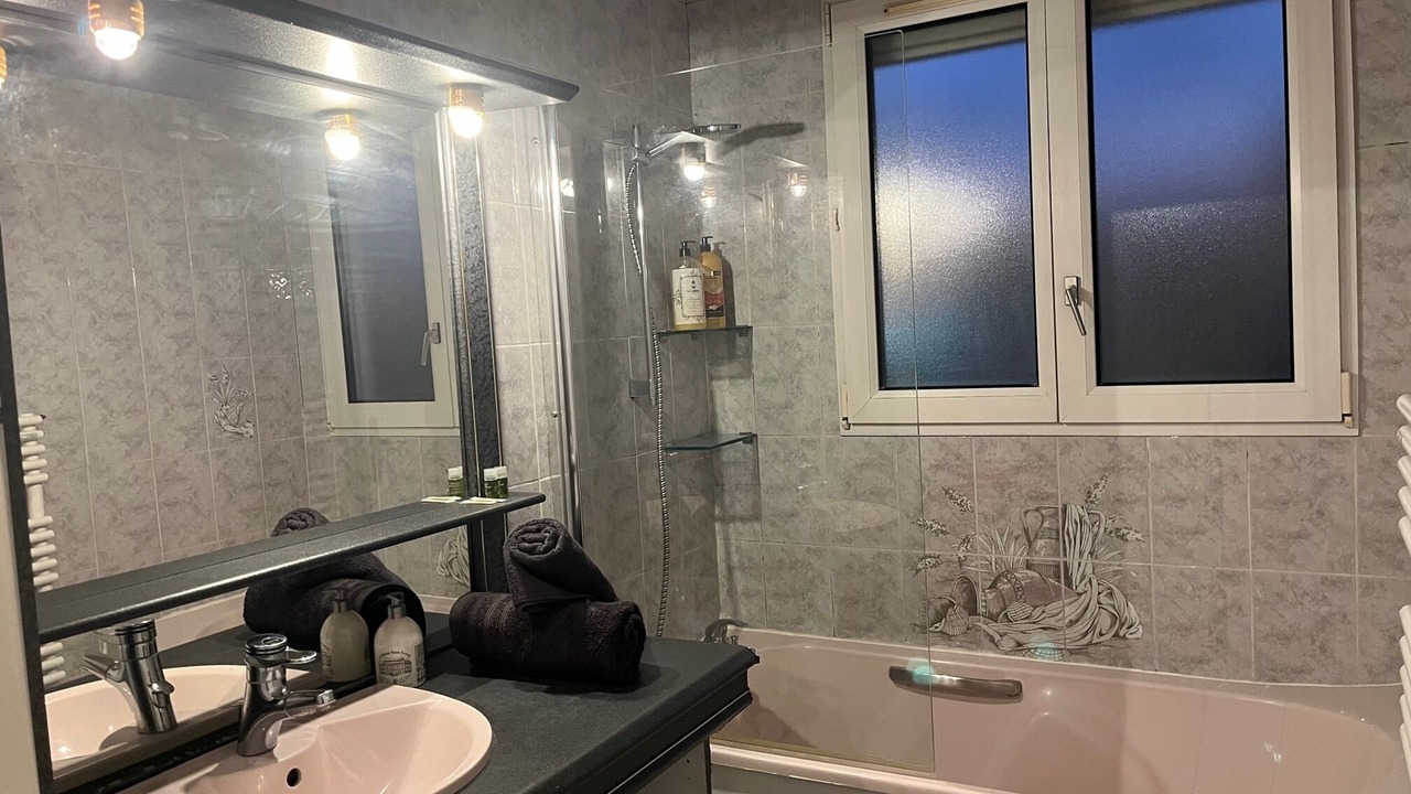 Photo of Bathroom in Noisy-le-Grand