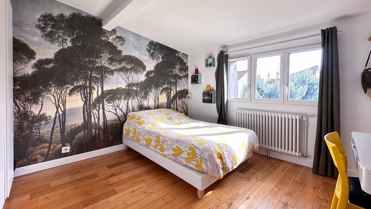 Photo of Bedroom in Colombes