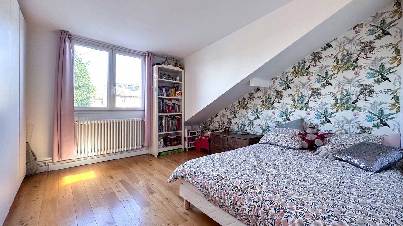 Photo of Bedroom in Colombes