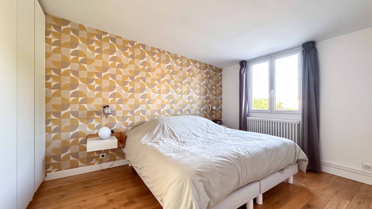 Photo of Bedroom in Colombes