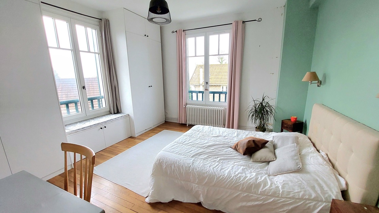 Photo of Bedroom in Garches