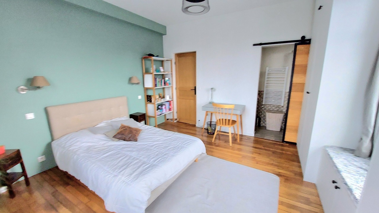 Photo of Bedroom in Garches
