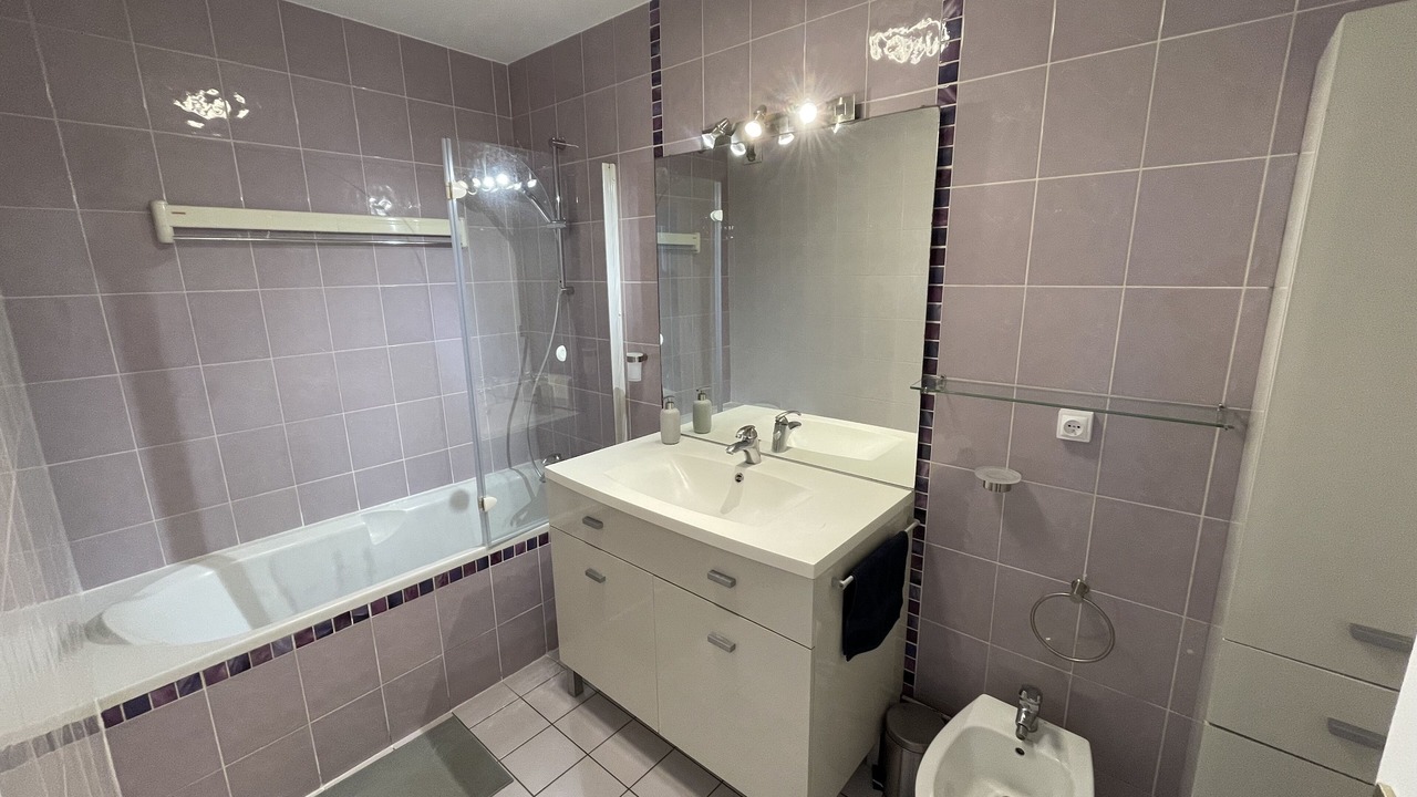 Photo of Bathroom in Porte d'Asnieres