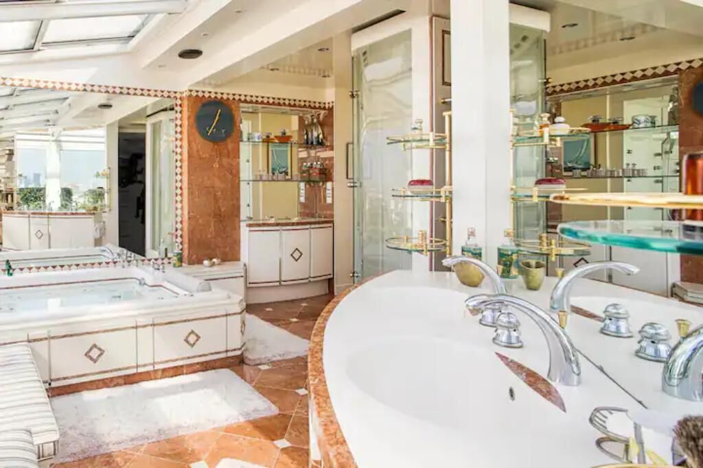 Photo of Bathroom in 16th Arrondissement