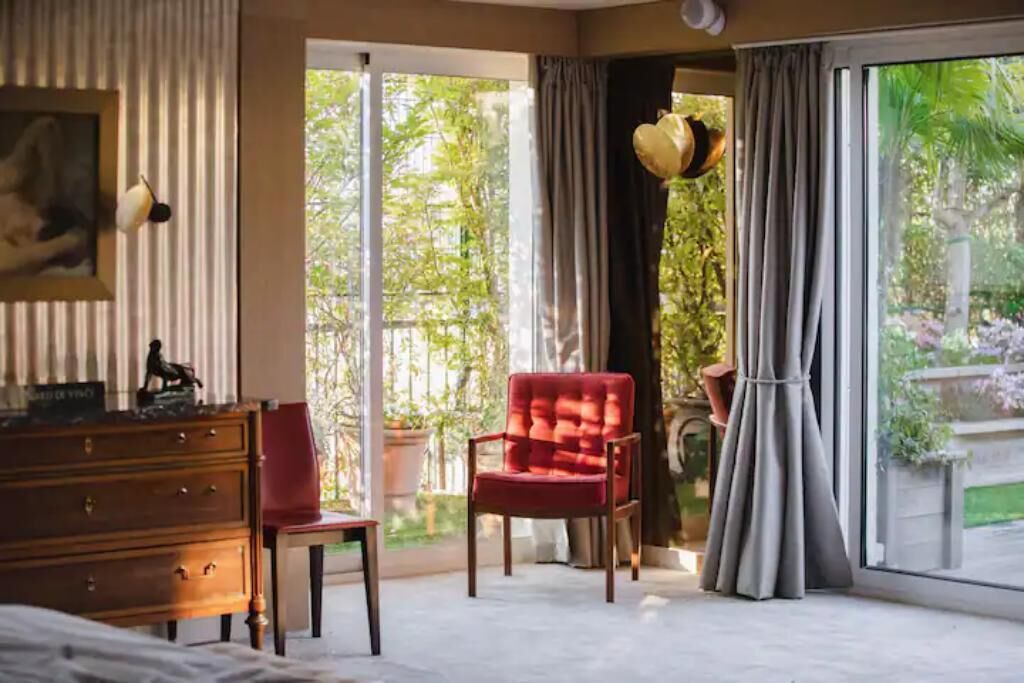 Photo of Livingroom in 16th Arrondissement