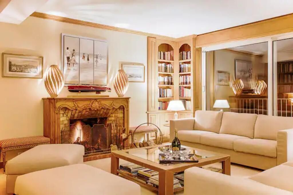 Photo of Livingroom in 16th Arrondissement