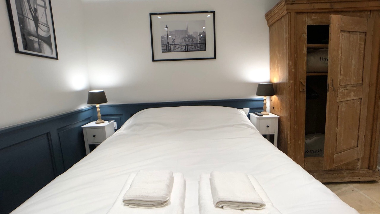 Photo of Bedroom in Val-de-Grace