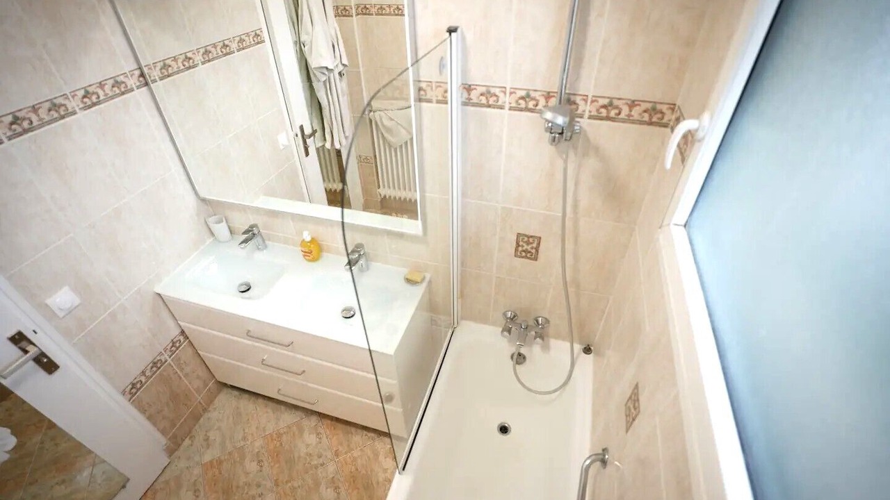 Photo of Bathroom in Auteuil