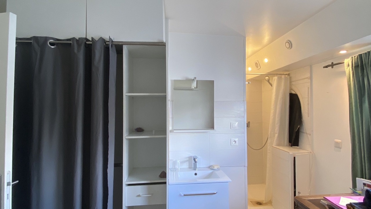 Photo of Bathroom in Levallois-Perret