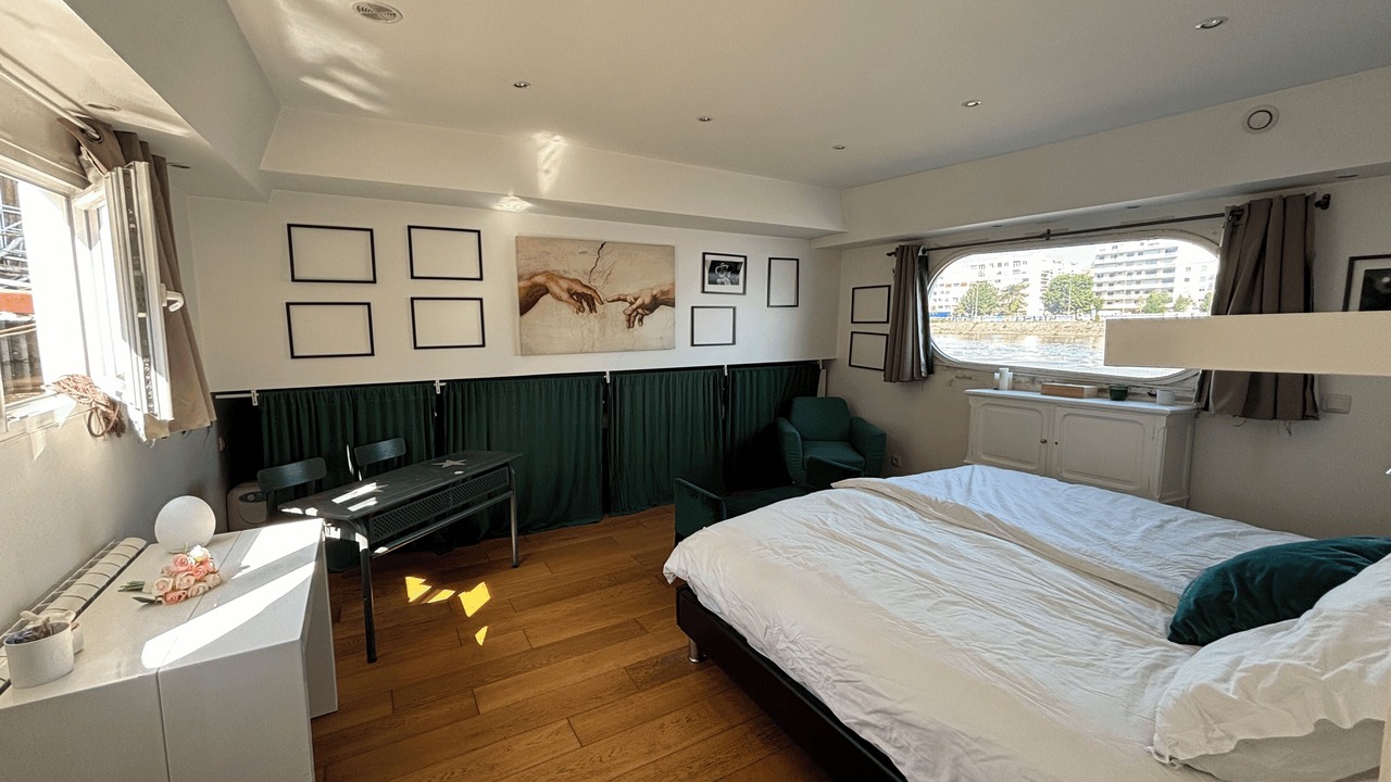 Photo of Bedroom in Levallois-Perret