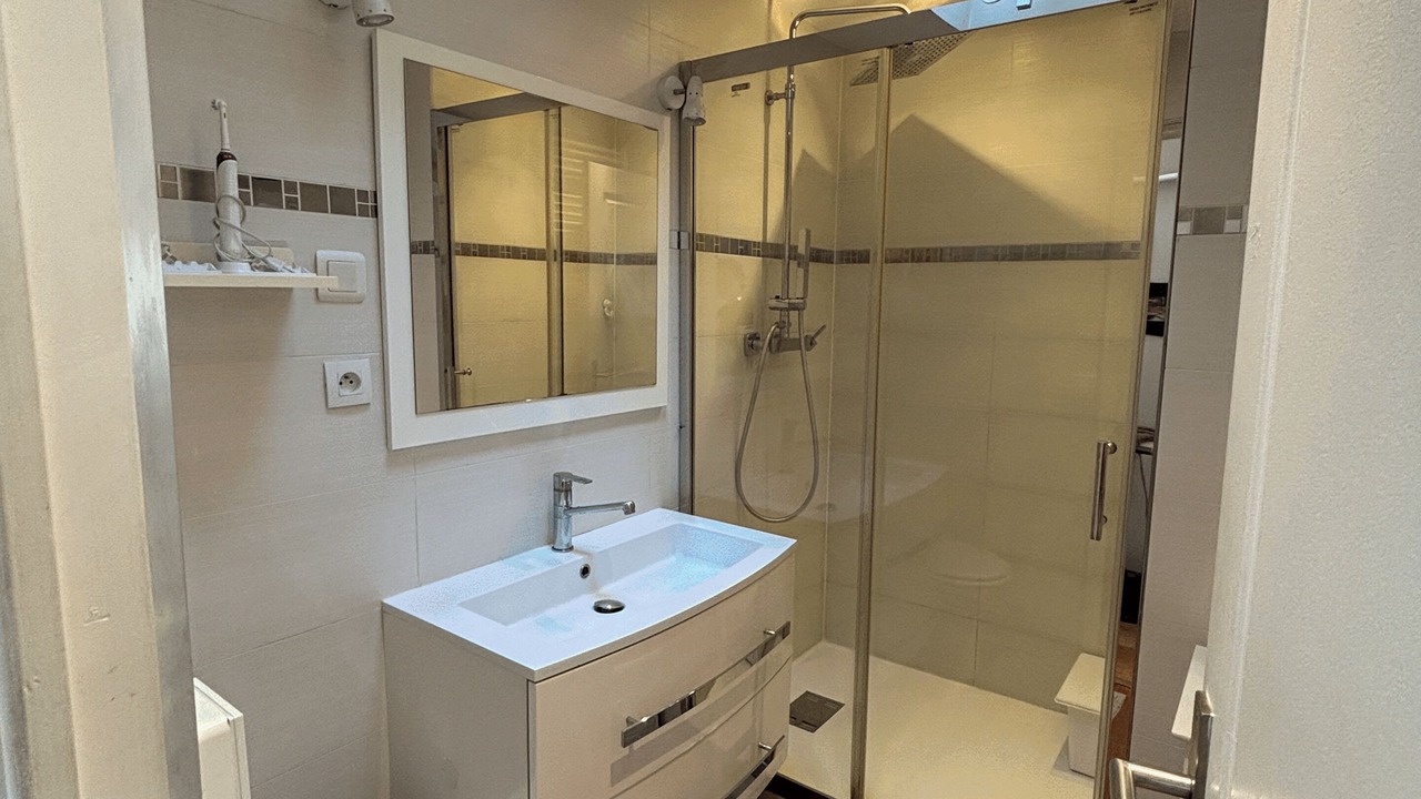Photo of Bathroom in Levallois-Perret