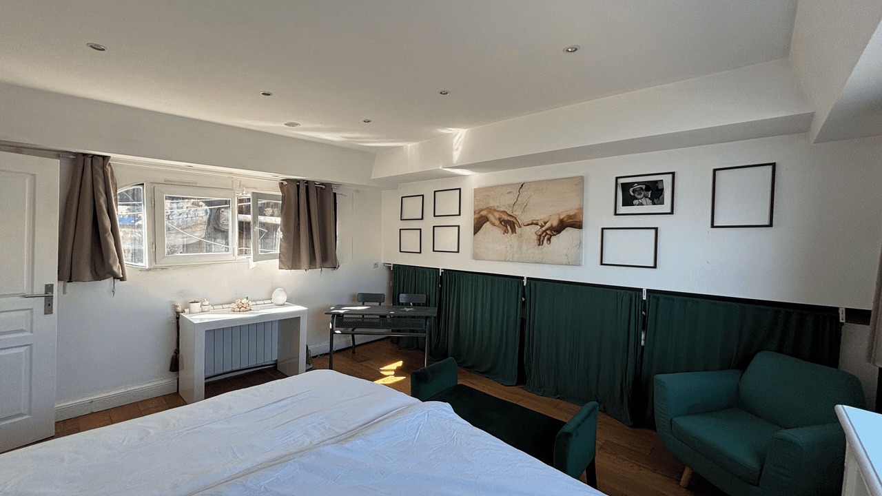 Photo of Bedroom in Levallois-Perret
