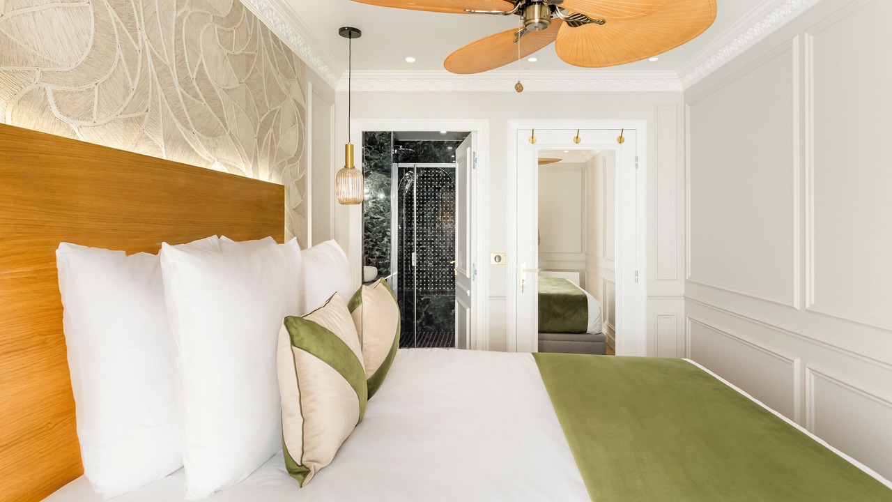 Photo of Bedroom in Quartier de la Place-Vendome