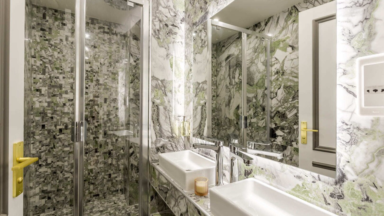Photo of Bathroom in Quartier de la Place-Vendome