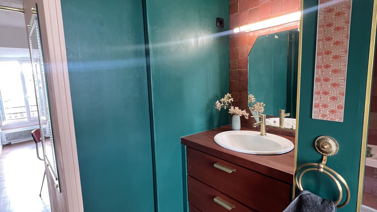 Photo of Bathroom in Quartier Saint-Ambroise