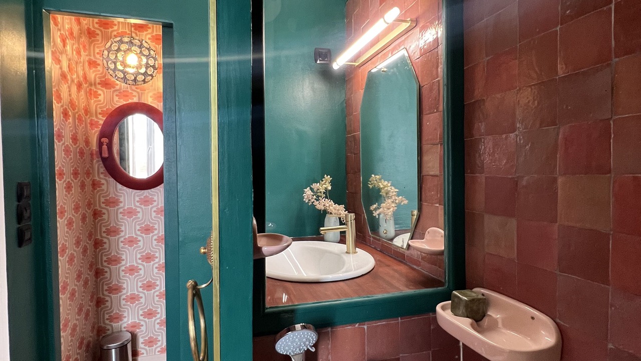 Photo of Bathroom in Quartier Saint-Ambroise