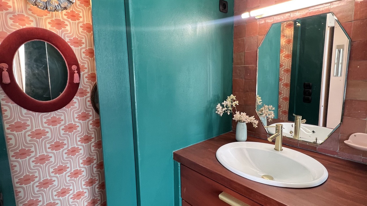 Photo of Bathroom in Quartier Saint-Ambroise