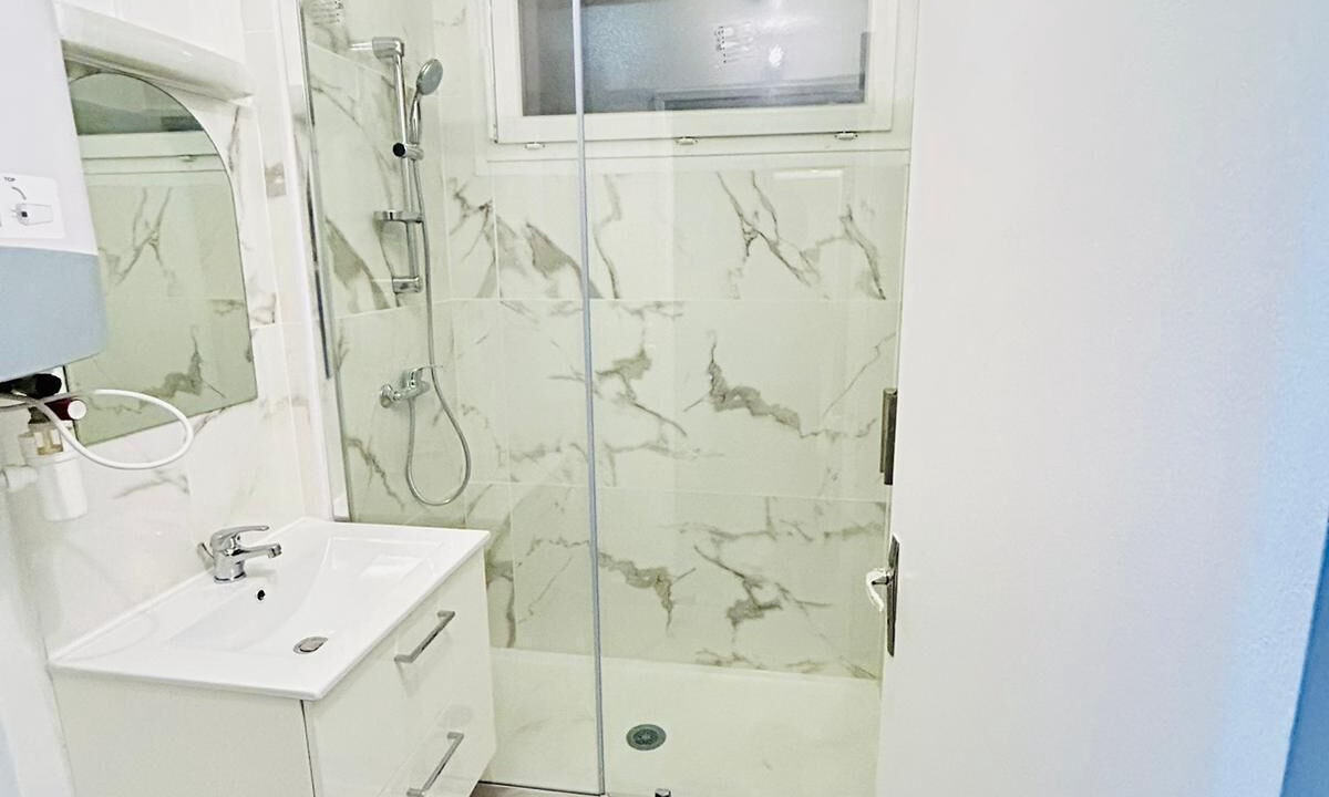 Photo of Bathroom in Noisy-le-Grand