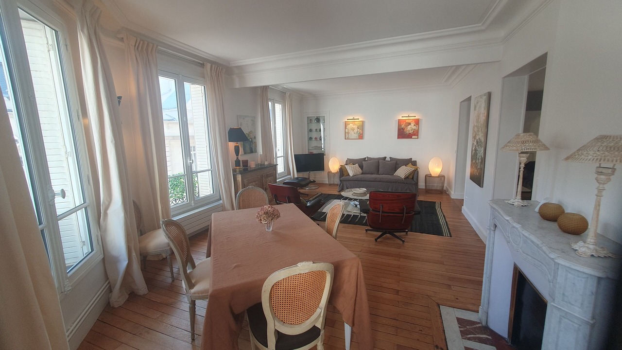 Photo of Livingroom in 16th Arrondissement