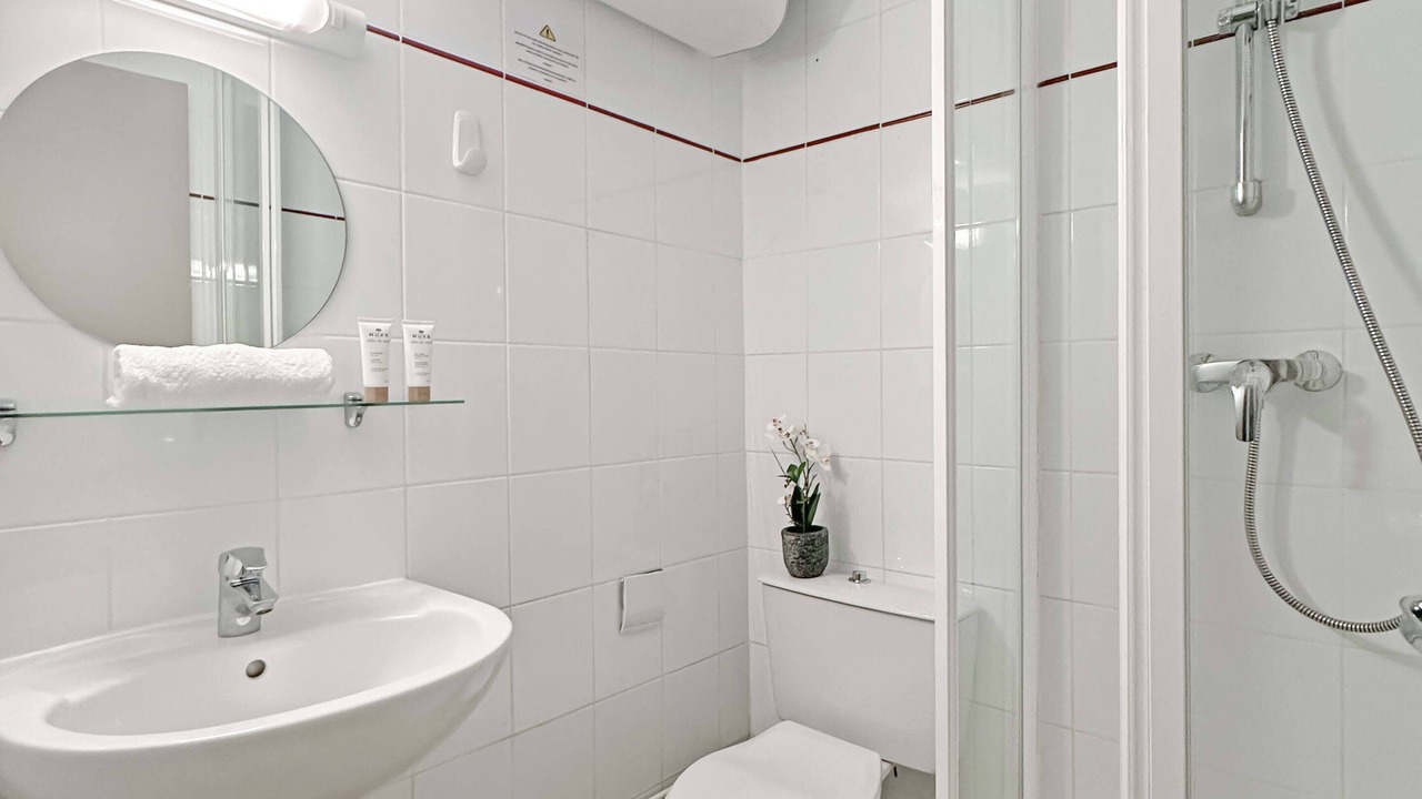 Photo of Bathroom in Butte-aux-Cailles