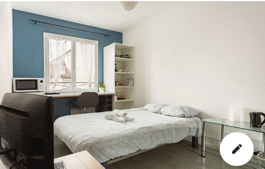 Photo of Bedroom in Colombes