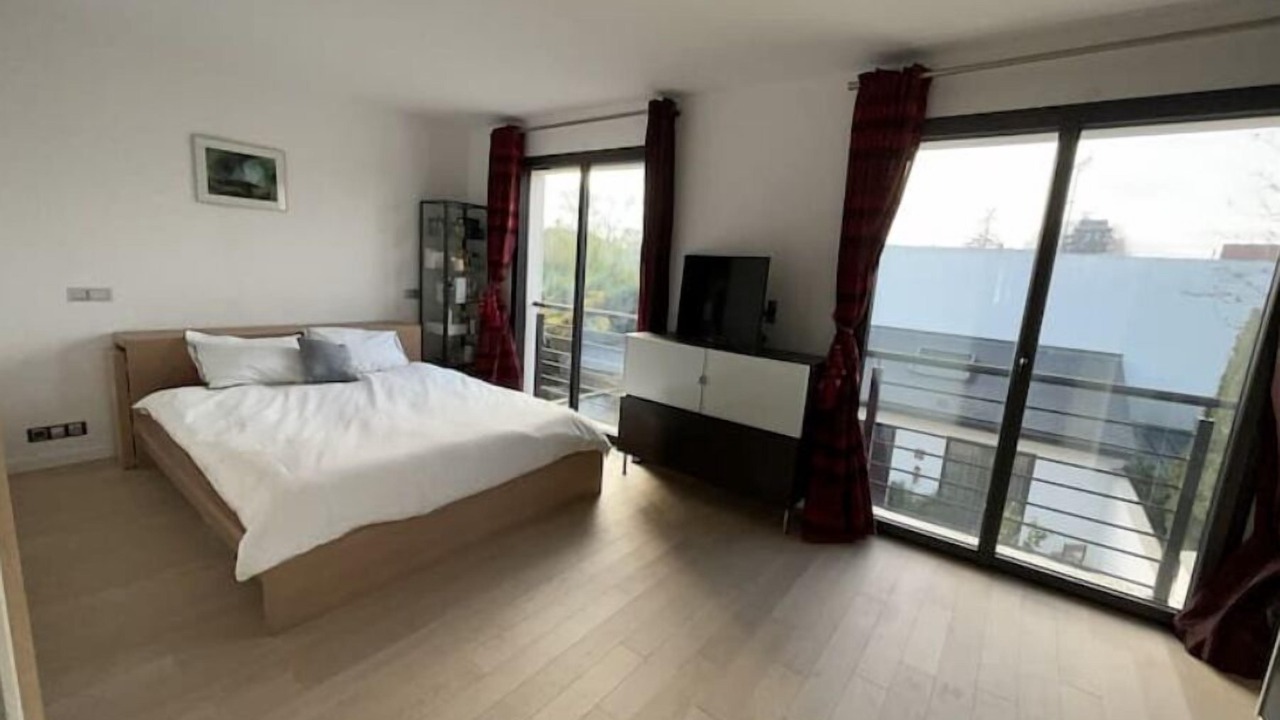 Photo of Bedroom in La Varenne Saint-Hilaire