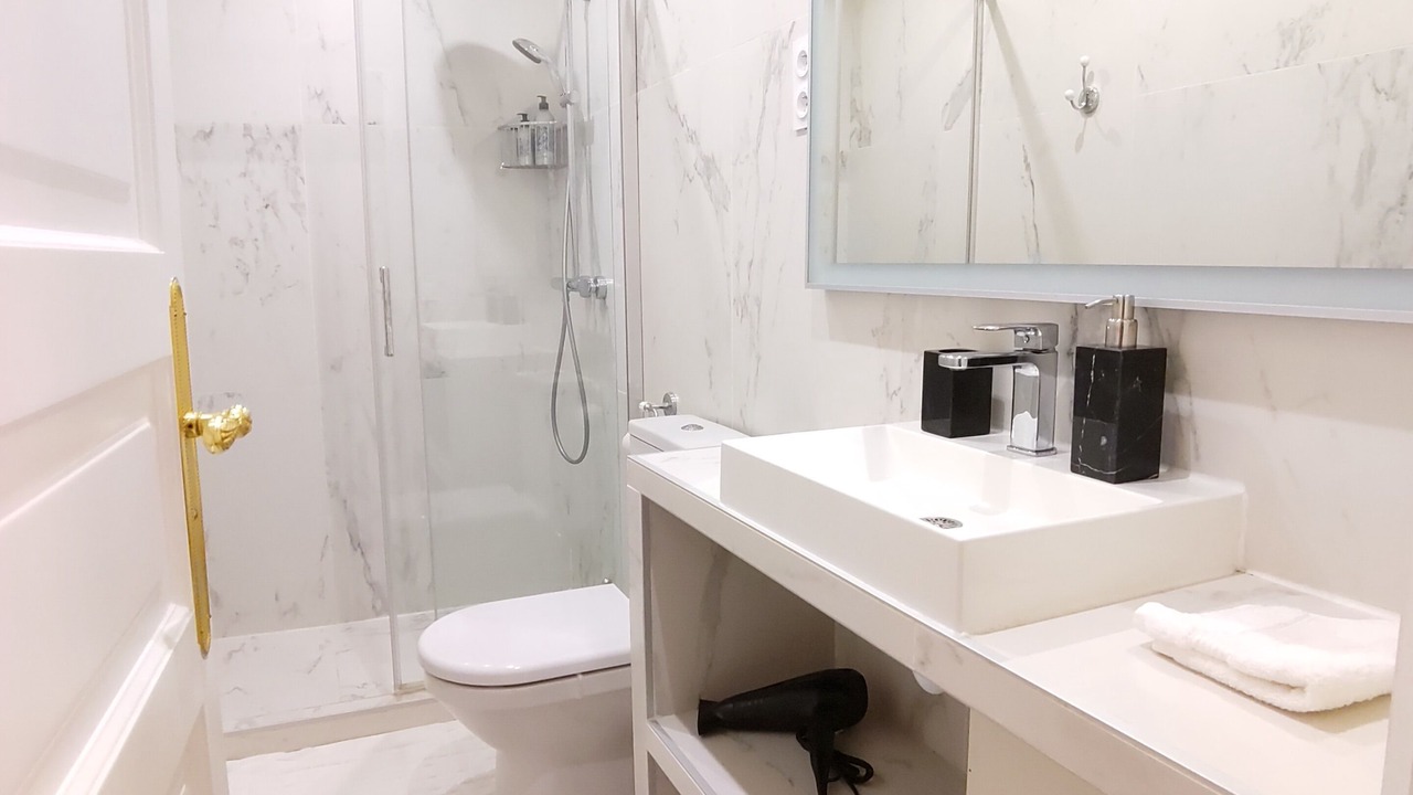 Photo of Bathroom in Palais-Royal