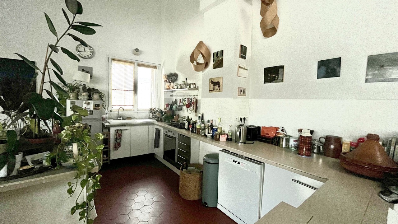 Photo of Kitchen in Quartier de la Folie-Mericourt