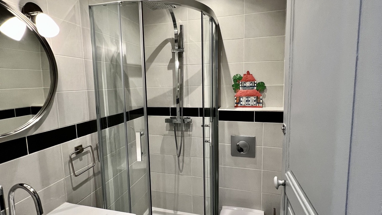 Photo of Bathroom in 16th Arrondissement