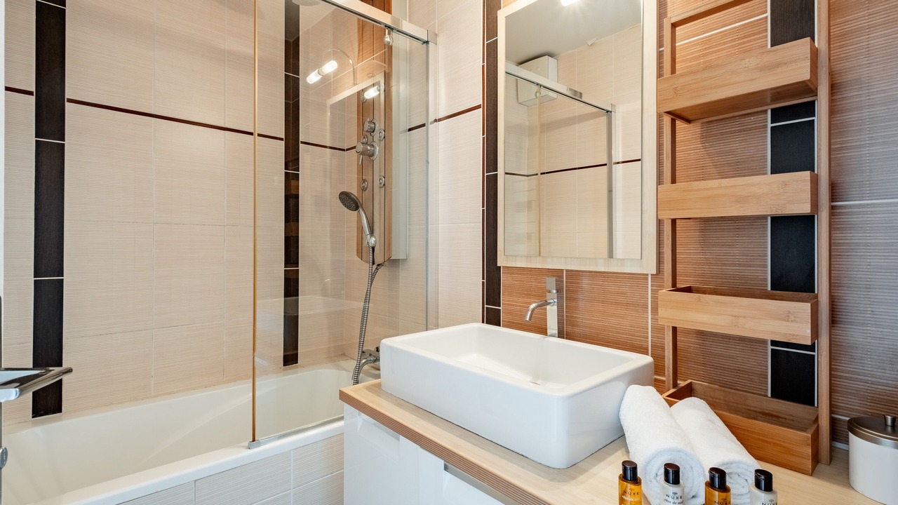 Photo of Bathroom in Saint-Lambert