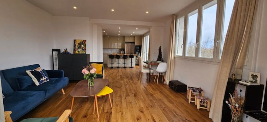 Photo of Livingroom in Republique–Point-du-Jour