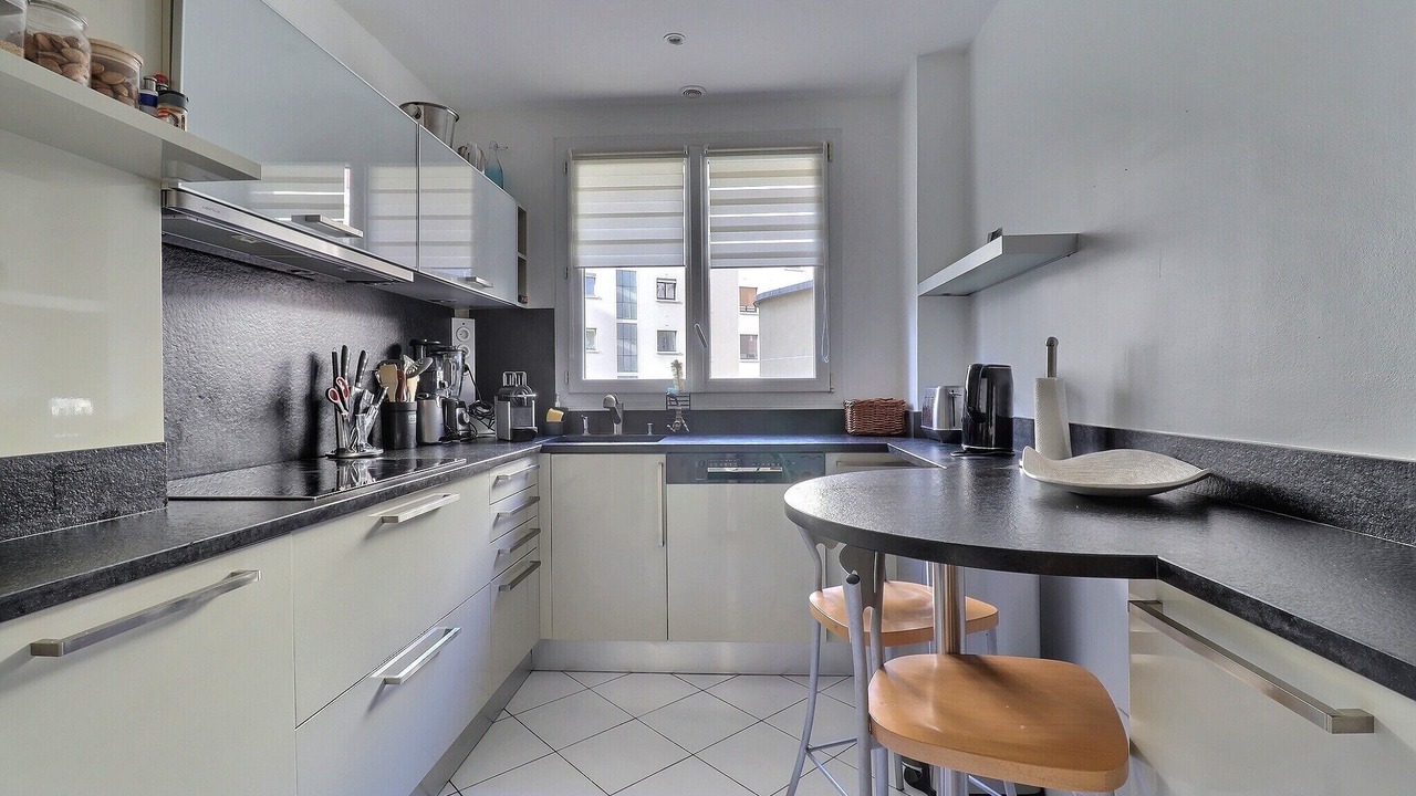 Photo of Kitchen in 16th Arrondissement