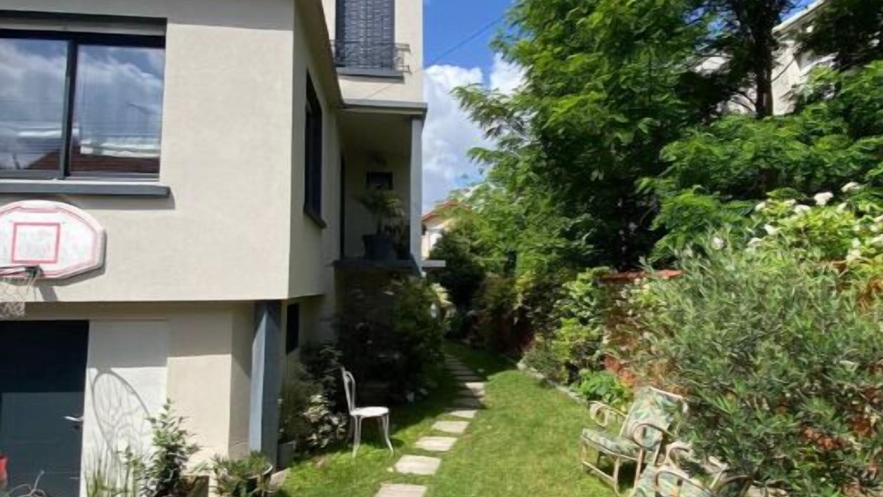 Photo of Outdoor in Adamville