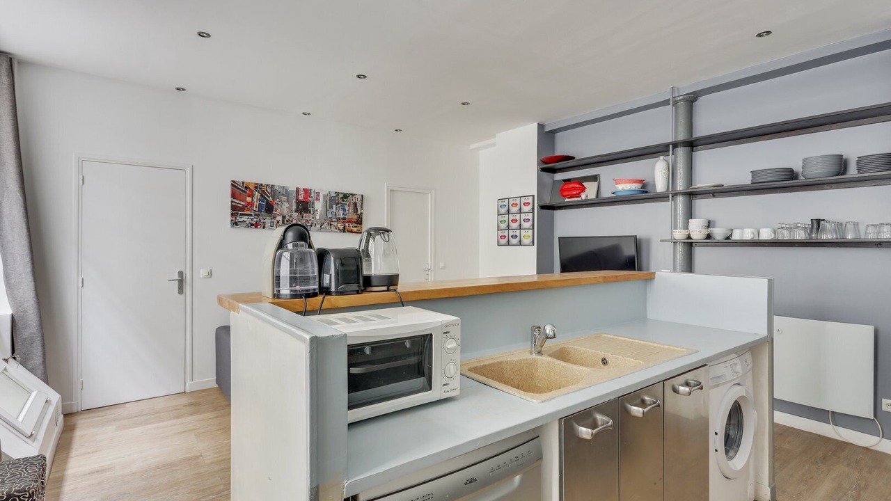 Photo of Kitchen in Quartier de la Folie-Mericourt