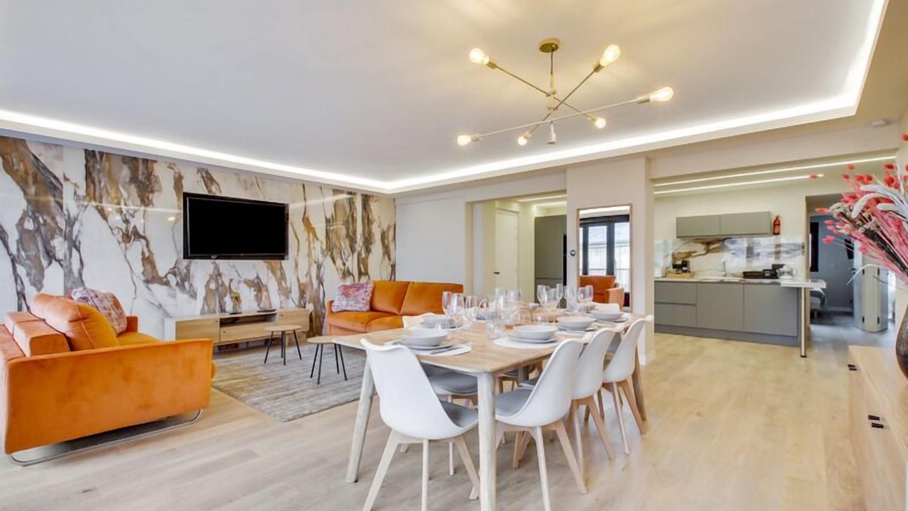Photo of Livingroom in 15th Arrondissement