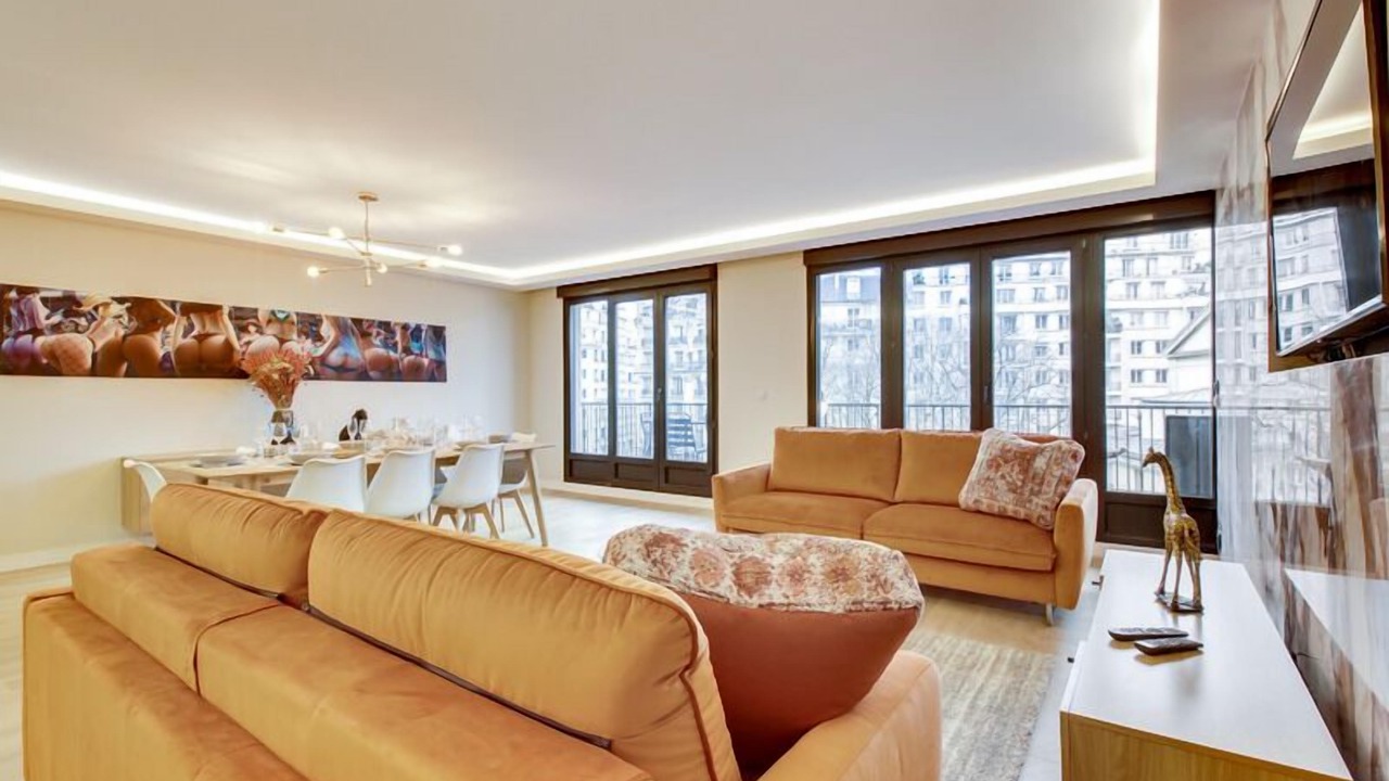 Photo of Livingroom in 15th Arrondissement