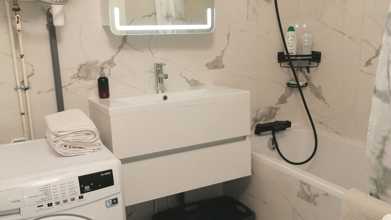 Photo of Bathroom in Les Pavillons-sous-Bois