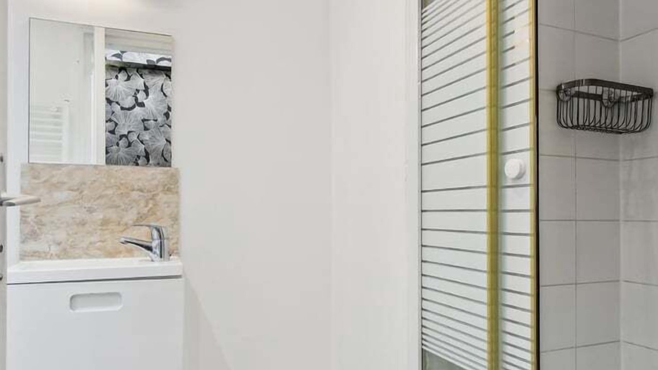 Photo of Bathroom in Asnieres-sur-Seine