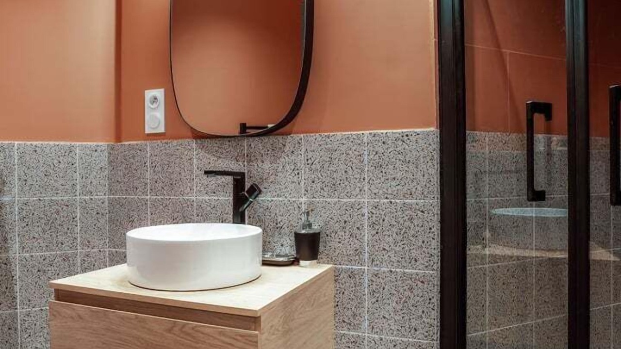 Photo of Bathroom in Petit-Ivry